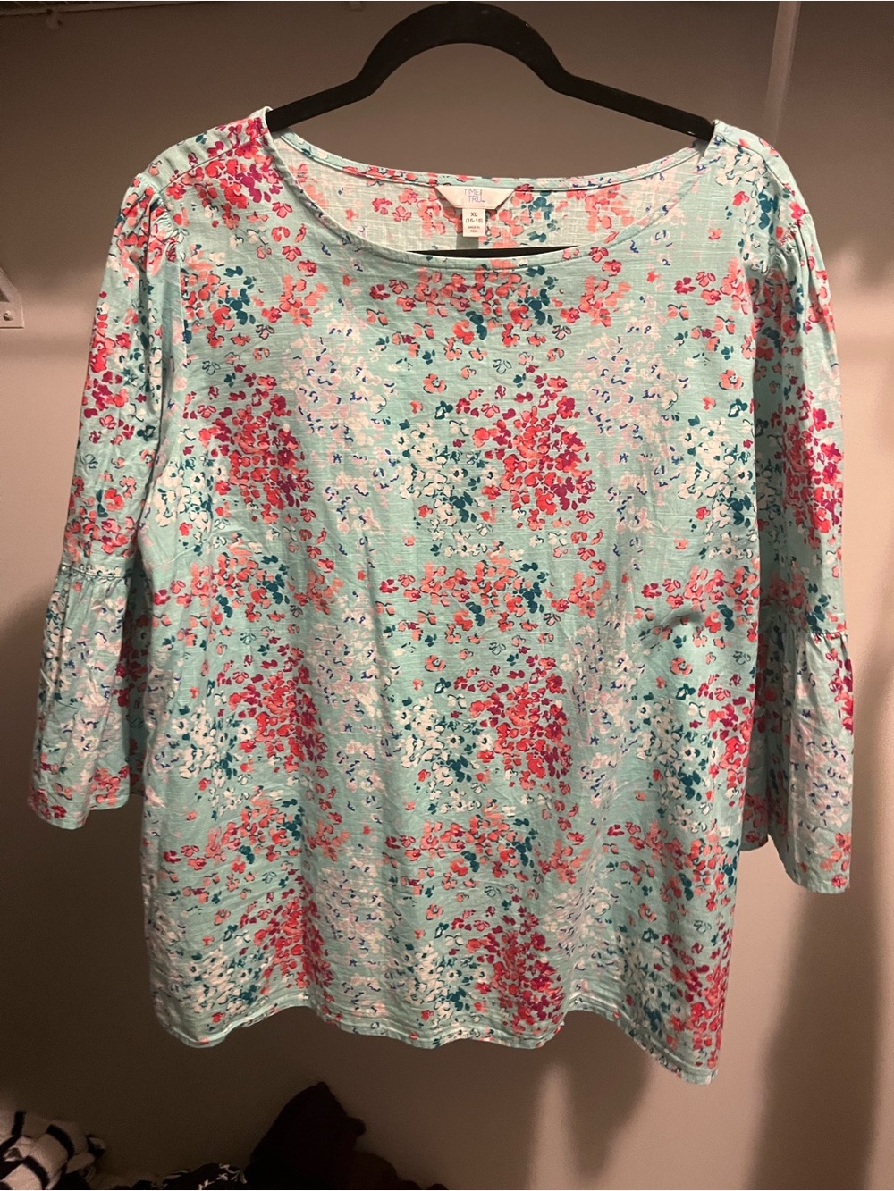 Time and Tru Aqua Floral Scoop Neck 3/4 Sleeve Top